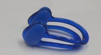 תופסן אף לשחיינים למניעת צינון לאחר השחייה