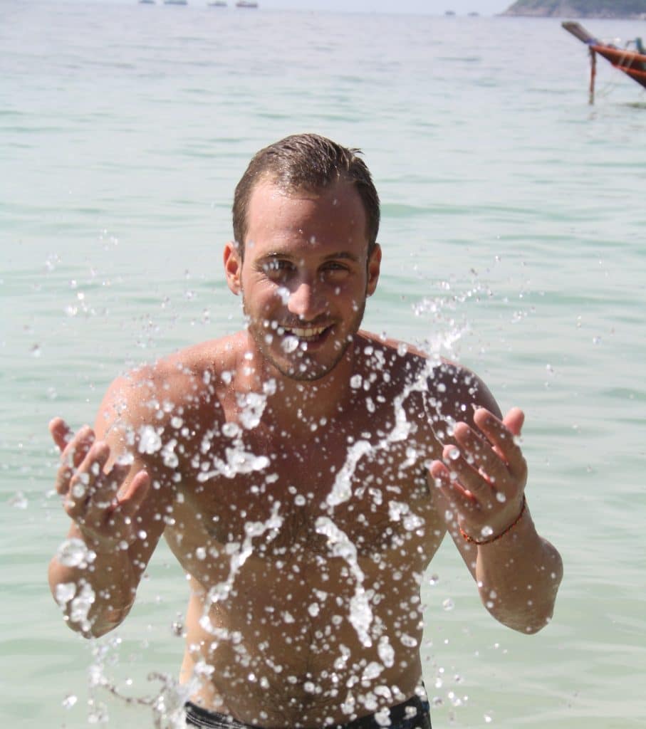 גבריאל סייקין - מאמן שחייה ומנהל עולם המים פולג