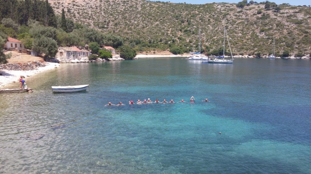 מחנה אימונים לשחייה במים פתוחים ביוון